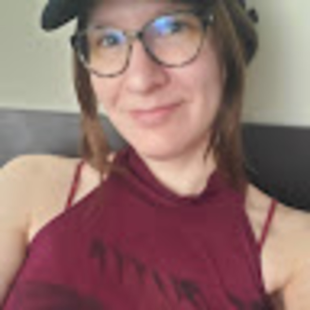 Meet your Posher, Laura